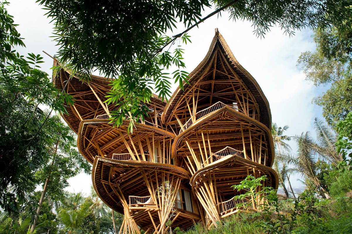 Casa Sharma Spring, um projeto apresentado pela série Home feito completamente de bambu. Fonte: Rio Helmi